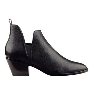 Sigerson Morrison EUC Black Leather Berlin Boots 7